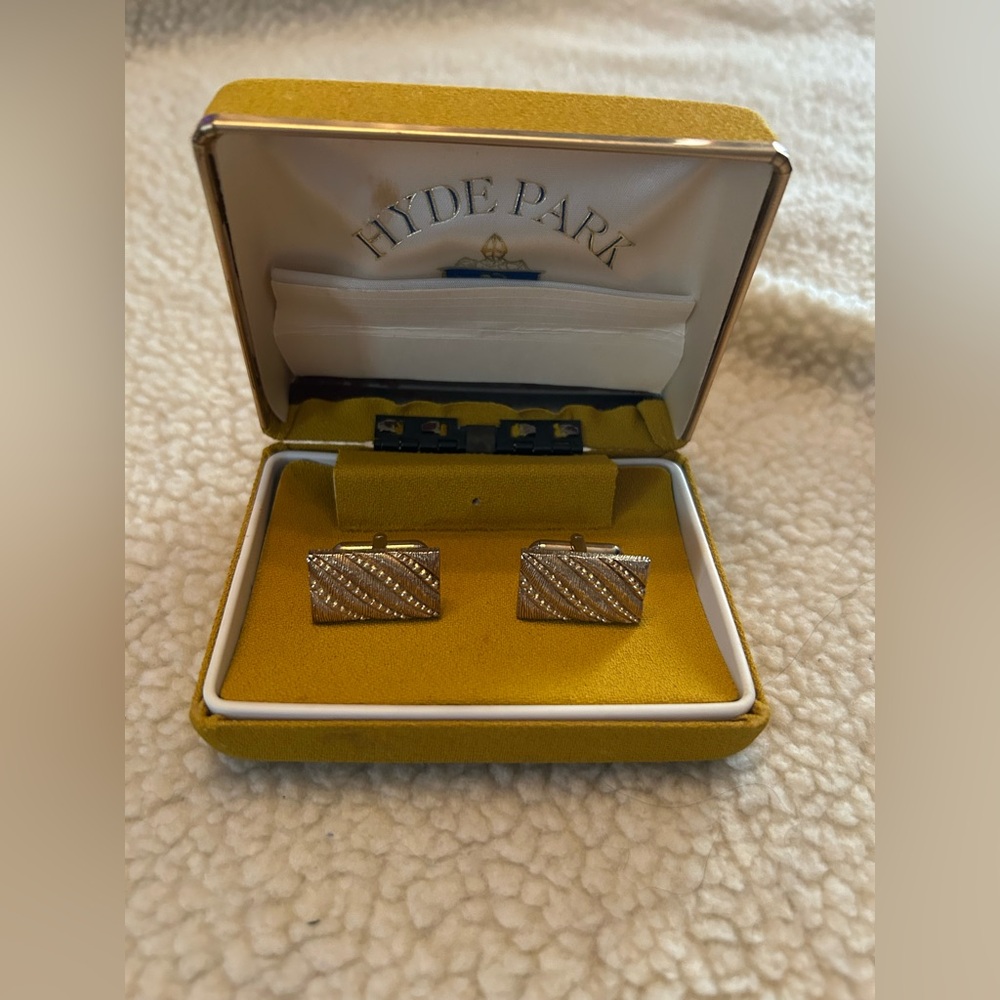 Hyde park Gold Cufflinks
